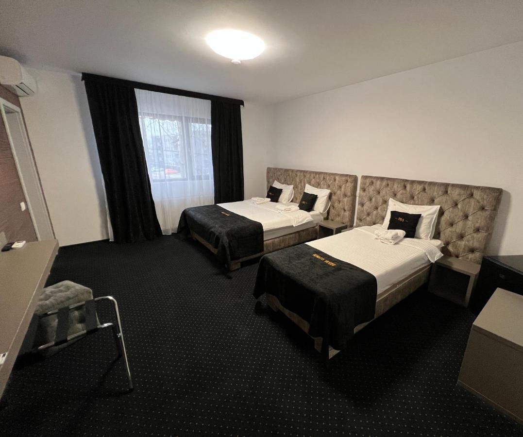 Renato House 호텔 Târgu Jiu 외부 사진